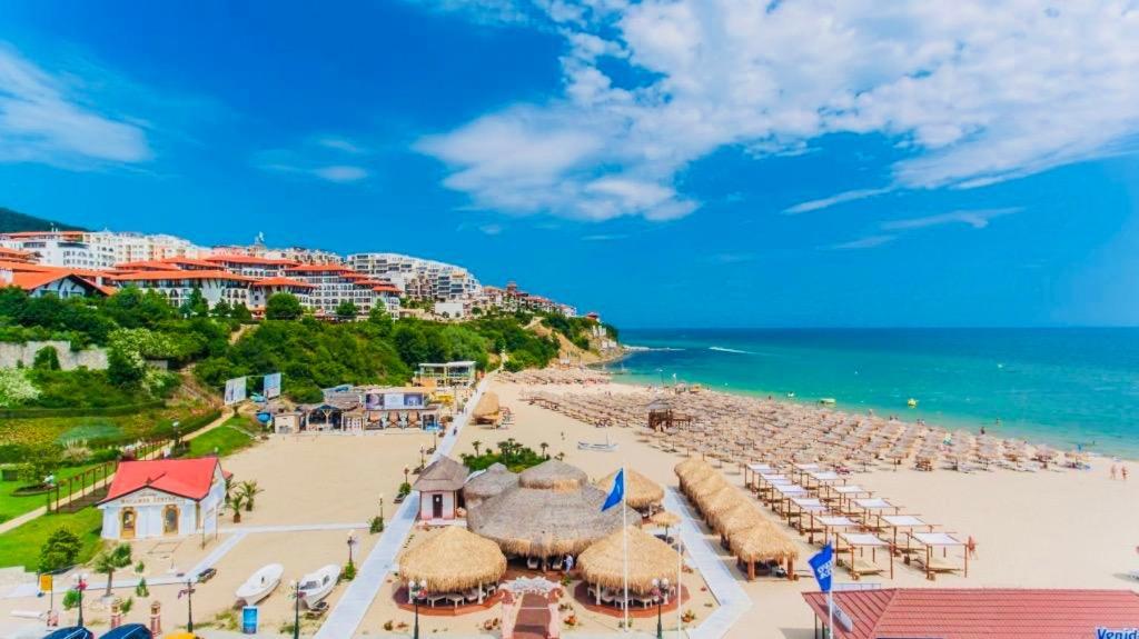 Dolce Vita Sea View Apartment Sveti Vlas Luaran gambar
