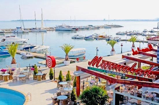 Dolce Vita Sea View Apartment Sveti Vlas Luaran gambar